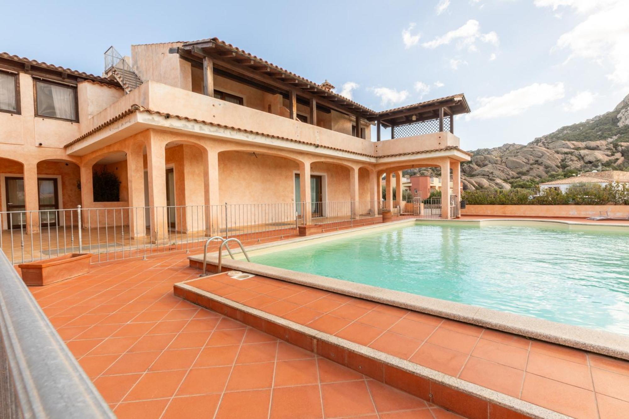 Nuovi Appartamenti Tri E Bilocali In Residence Con Piscina A Porto Cervo 800Mt Mare Liscia di Vacca Extérieur photo