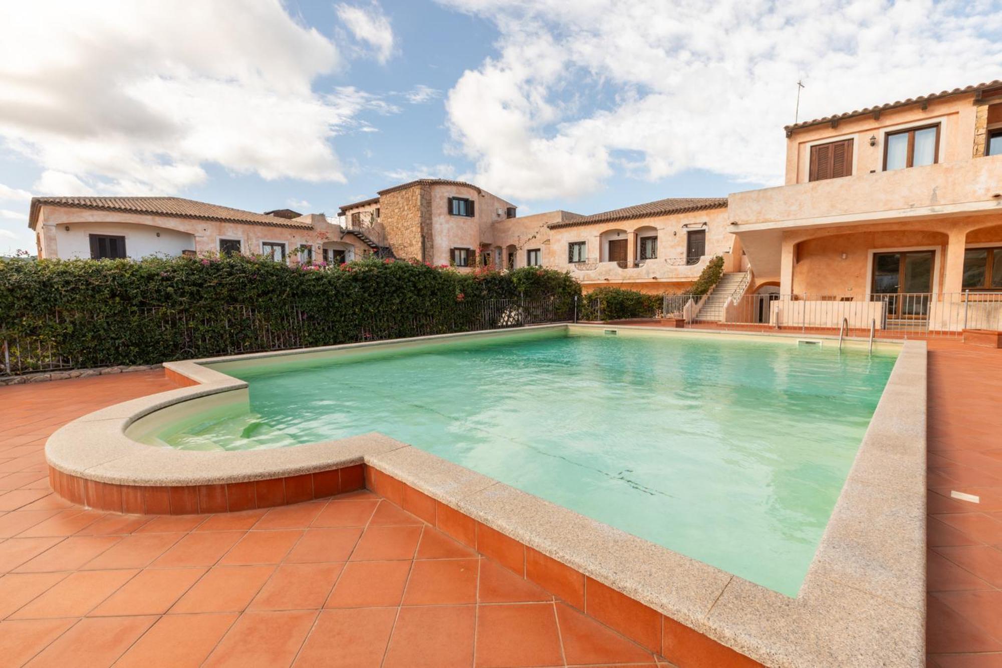 Nuovi Appartamenti Tri E Bilocali In Residence Con Piscina A Porto Cervo 800Mt Mare Liscia di Vacca Extérieur photo